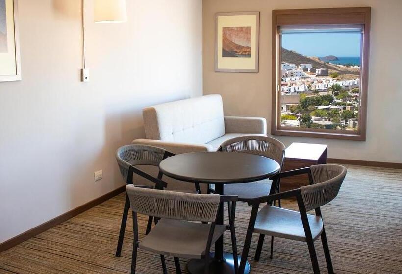 سوئیت با چشم‌انداز, Holiday Inn Express Guaymas, An Ihg