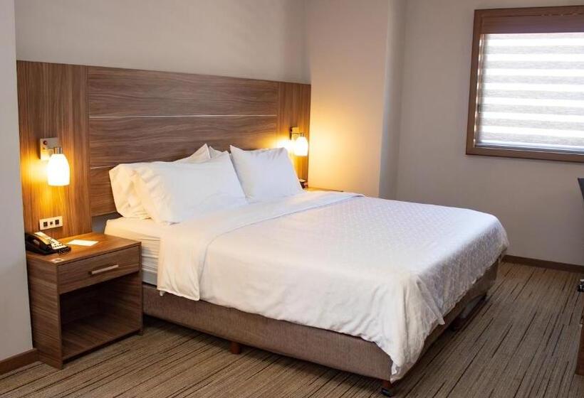 سوئیت با چشم‌انداز, Holiday Inn Express Guaymas, An Ihg