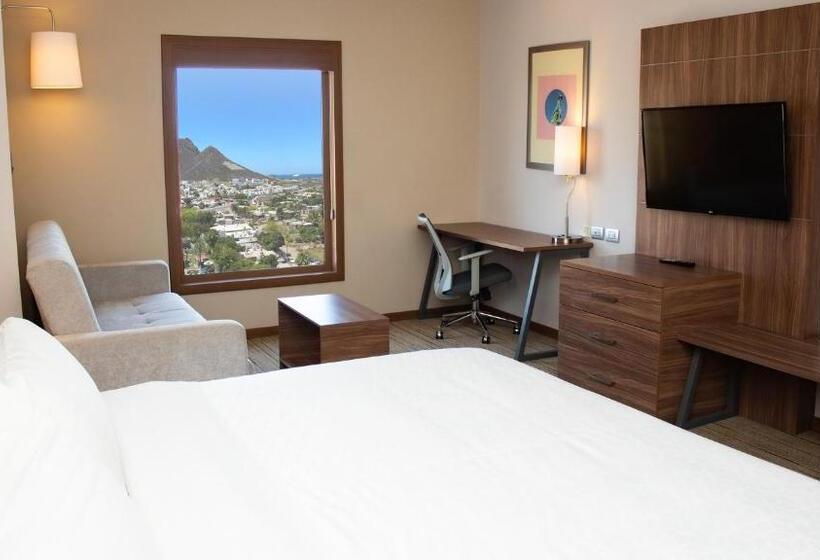 سوئیت پنت هاوس, Holiday Inn Express Guaymas, An Ihg