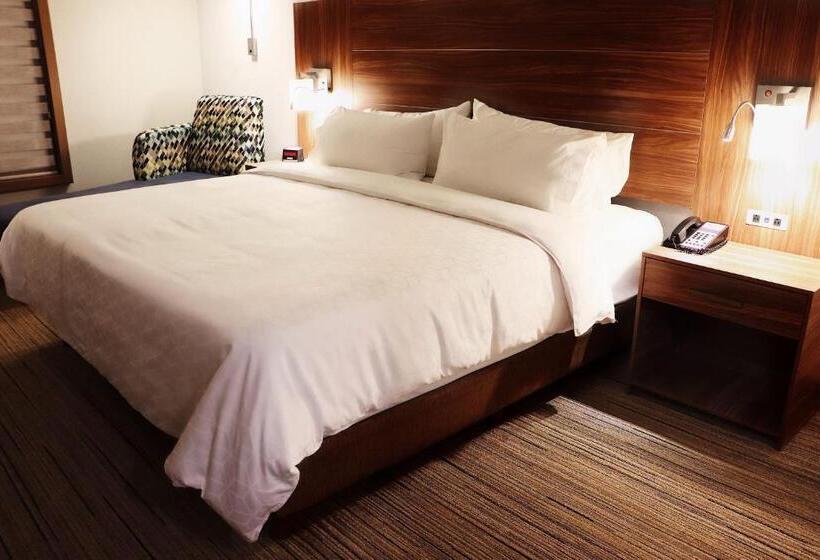 سوئیت با چشم‌انداز, Holiday Inn Express Guaymas, An Ihg