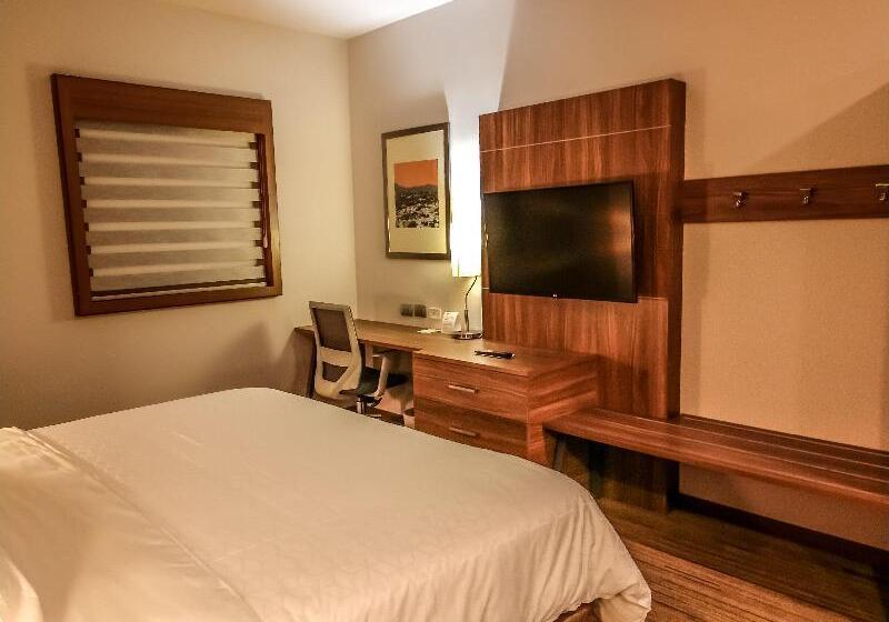 اتاق استاندارد با تخت بزرگ, Holiday Inn Express Guaymas, An Ihg