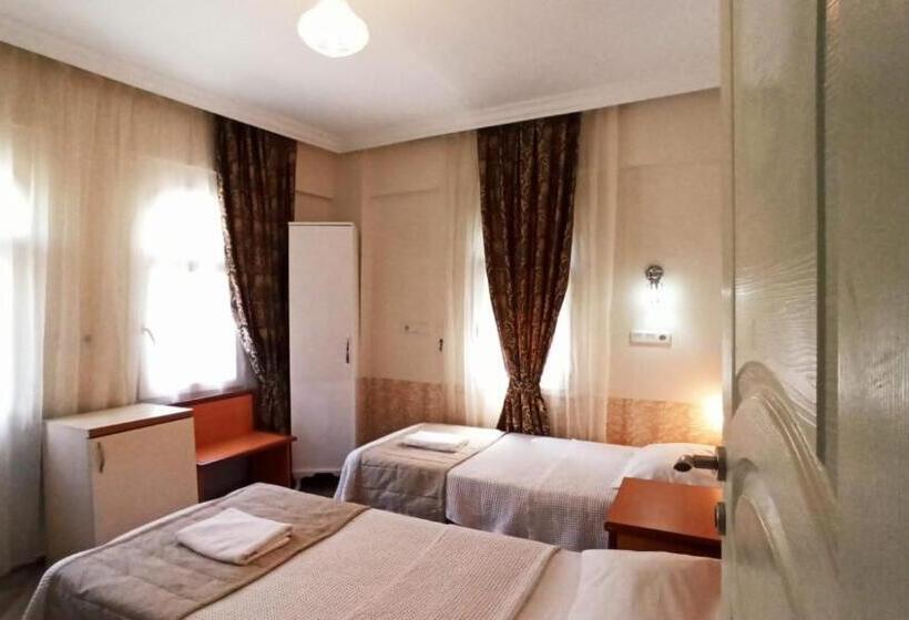 اتاق استاندارد با بالکن و چشم‌انداز دریا, Ideal Pansiyon