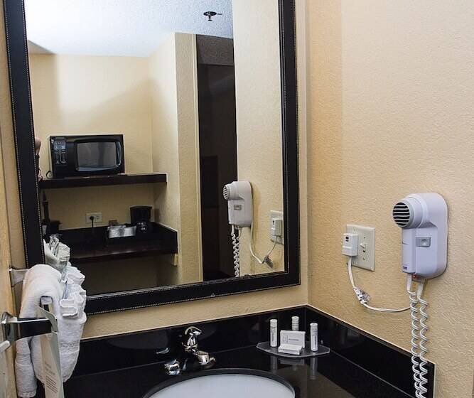 Президентский Люкс, Fairfield Inn & Suites By Marriott Boston Milford