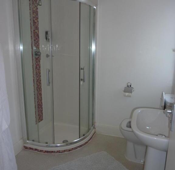 اتاق استاندارد با چشم‌انداز دریا, Pebbles Guest House