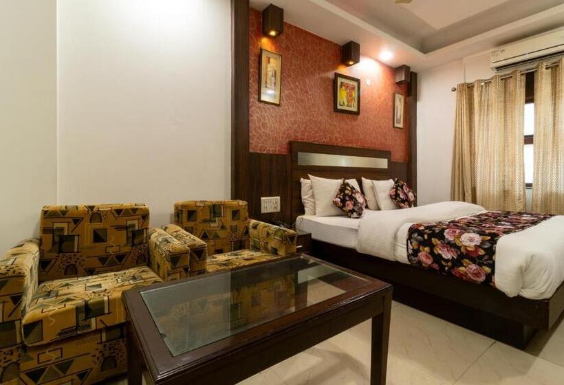 غرفة تنفيذية, Baba Deluxe At New Delhi Railway Station  By Rcg Hotels