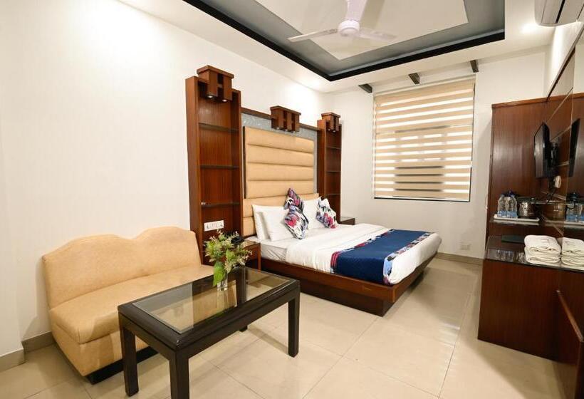 غرفة ديلوكس, Baba Deluxe At New Delhi Railway Station  By Rcg Hotels