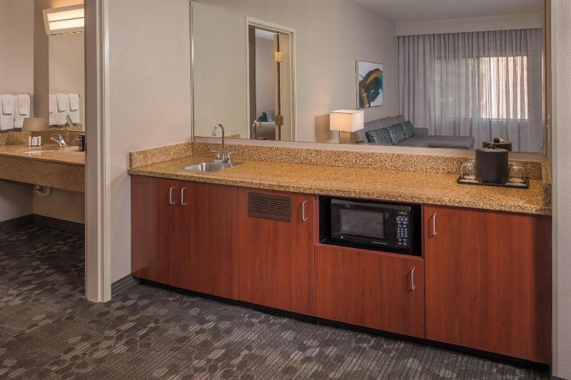 Люкс Кровать Кинг, Courtyard By Marriott Dulles Town Center