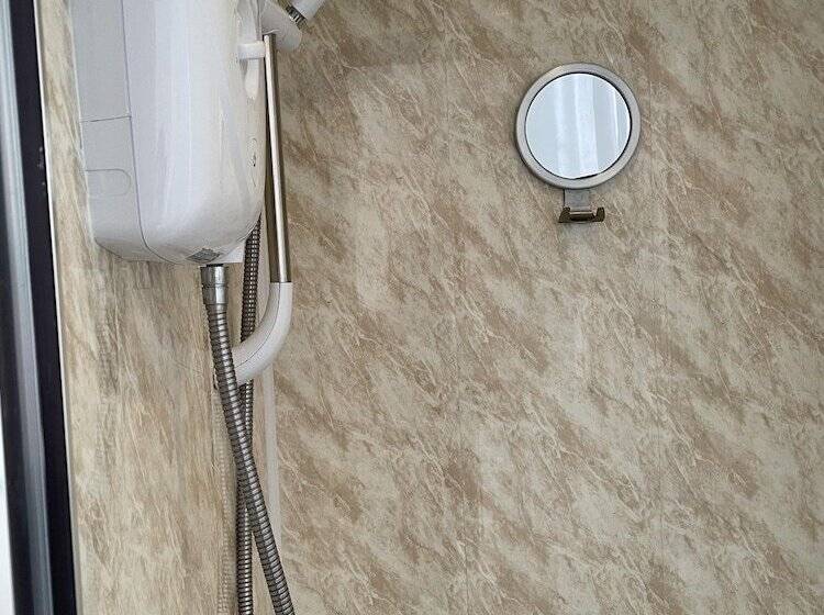 اتاق سوپریور, Diamonds Villa Near York Hospital