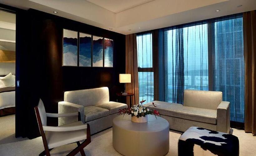 Президентский Люкс, Howard Johnson Ifc Plaza Ningbo