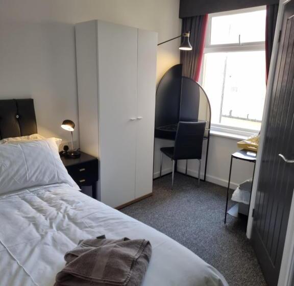Deluxe Room, Langley House