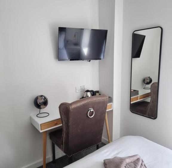 Economy Room, Langley House