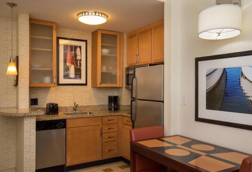 스탠다드 스튜디오 킹침대, Residence Inn Portland Downtown Waterfront