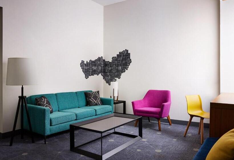 스위트 킹사이즈 침대, Aloft Leawoodoverland Park