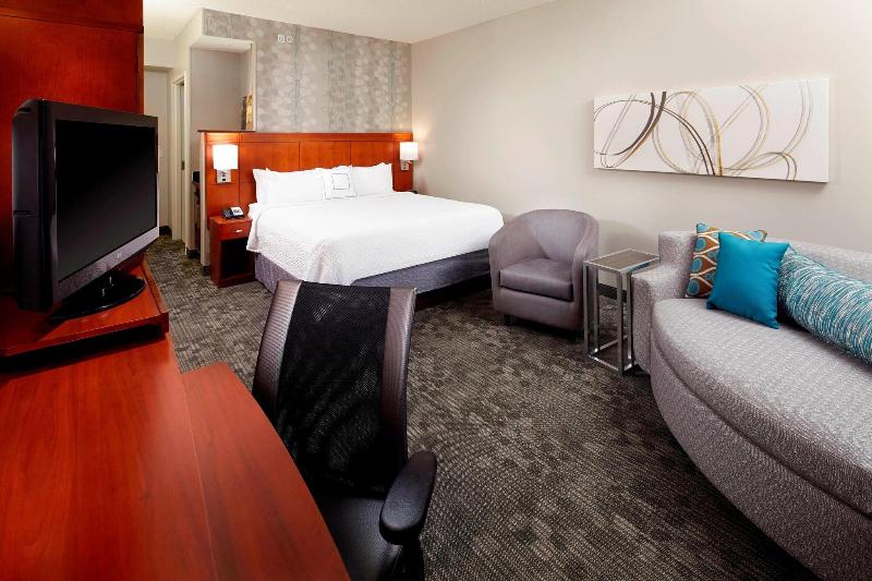 스탠다드 룸 킹사이즈 침대, Courtyard Reading Wyomissing