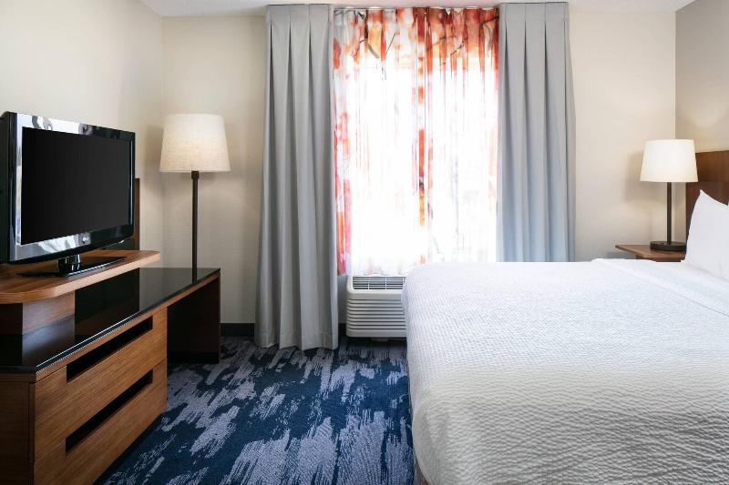 سوئیت با تخت بزرگ, Fairfield Inn & Suites By Marriott Tulsa Central
