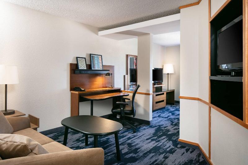 سوئیت با تخت بزرگ, Fairfield Inn & Suites By Marriott Tulsa Central