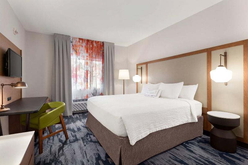 스탠다드 룸 킹사이즈 침대, Fairfield Inn By Marriott Visalia Sequoia