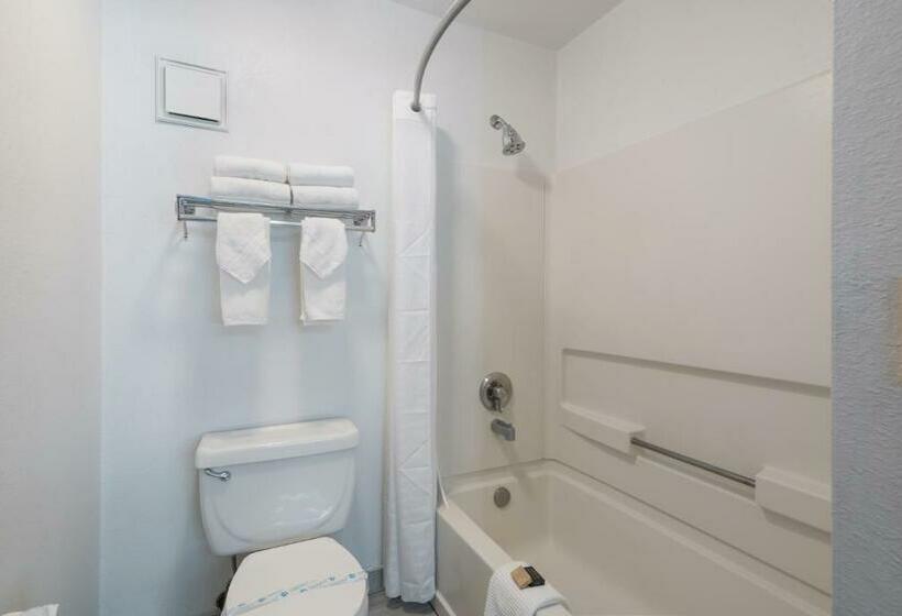 سوییت لوکس, Red Lion Inn & Suites Kennewick Tri Cities
