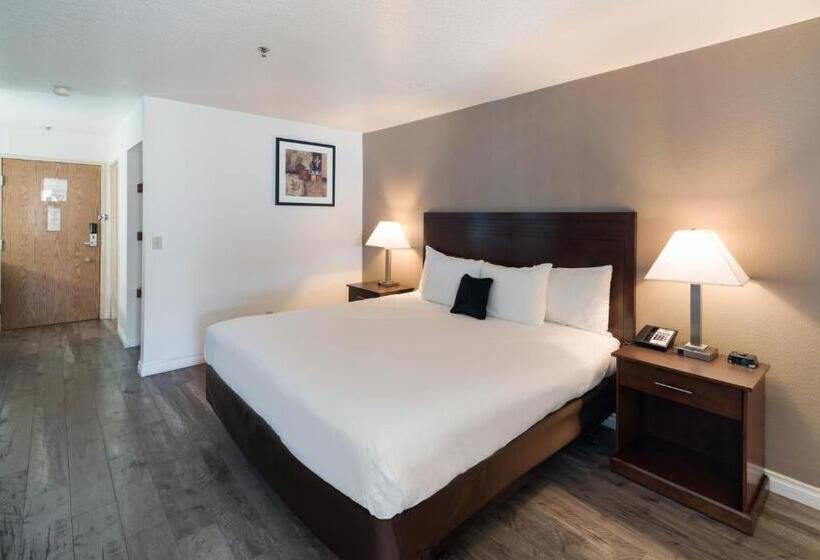 Deluxe Suite King Bed, Red Lion Inn & Suites Kennewick Tri Cities