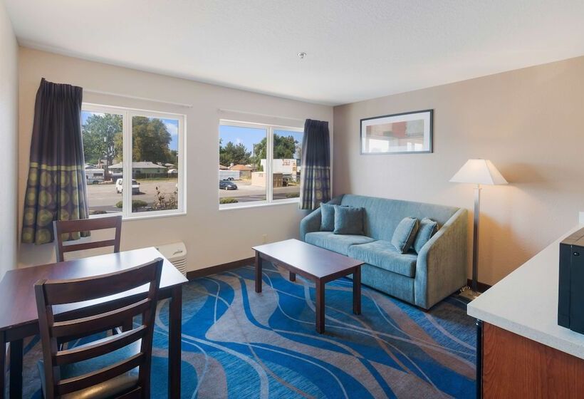 سوییت لوکس, Red Lion Inn & Suites Kennewick Tri Cities