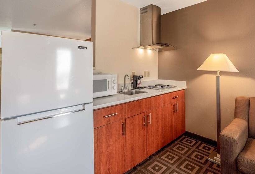 سوییت لوکس, Red Lion Inn & Suites Kennewick Tri Cities