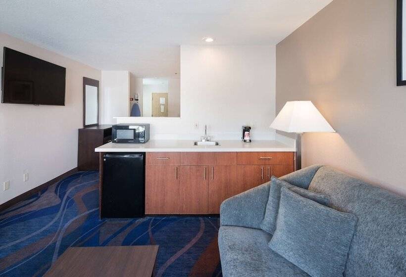 سوییت اجرایی, Red Lion Inn & Suites Kennewick Tri Cities