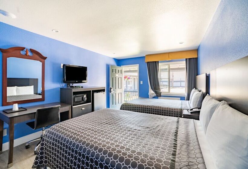标准间, The Monterey Fireplace Inn