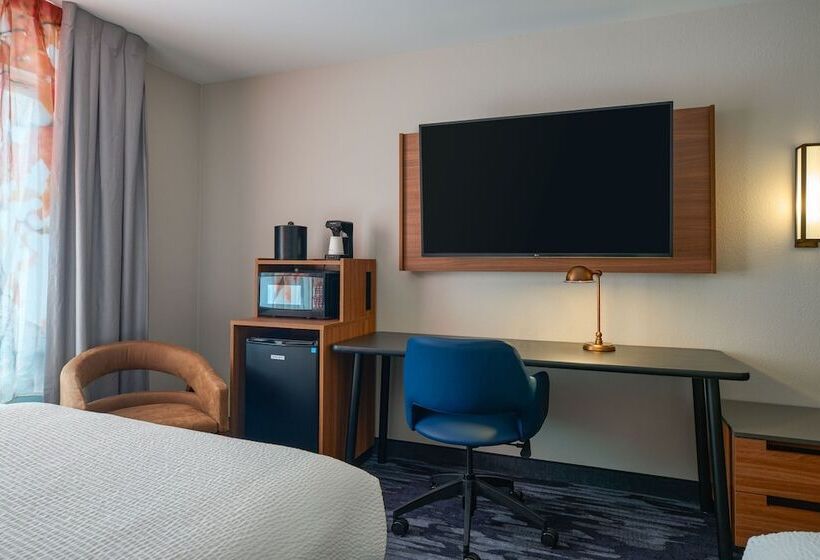 Номер Стандарт 2 Двуспальные Кровати, Fairfield Inn And Suites By Marriott Winchester