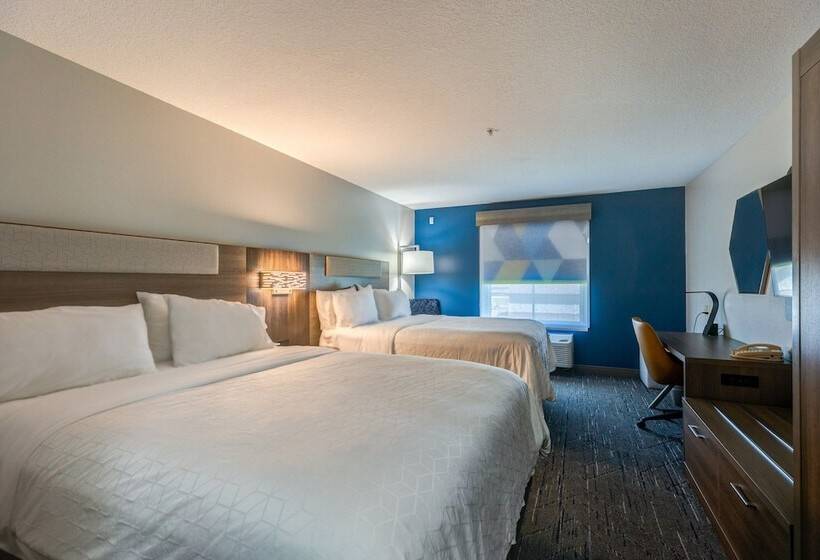 스위트, Holiday Inn Express Hotel & Suites Salina, An Ihg