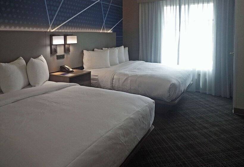 스위트, Comfort Inn & Suites Hampton Near Coliseum