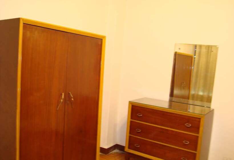 اتاق استاندارد سه نفره, Lotus Hotel Cairo