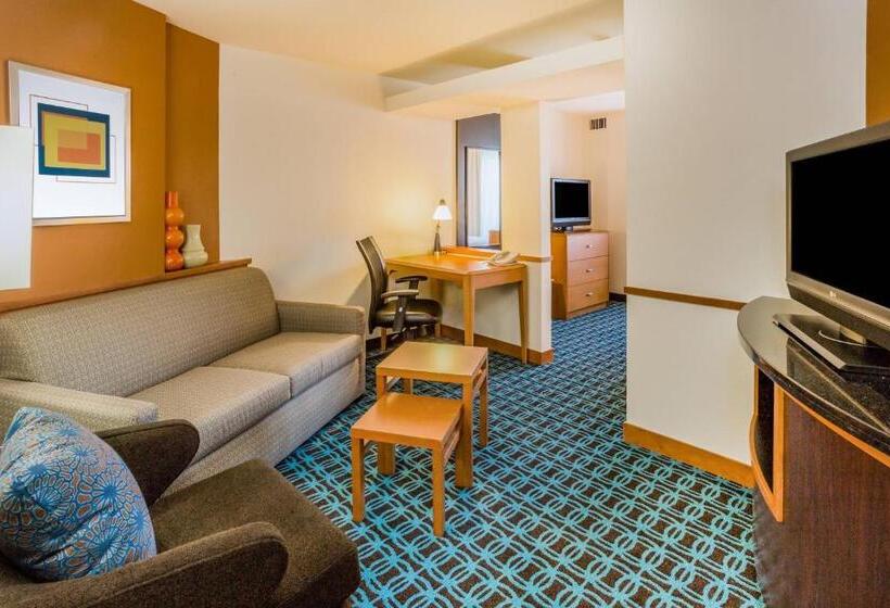 带大床的标准工作室, Fairfield Inn And Suites Turlock