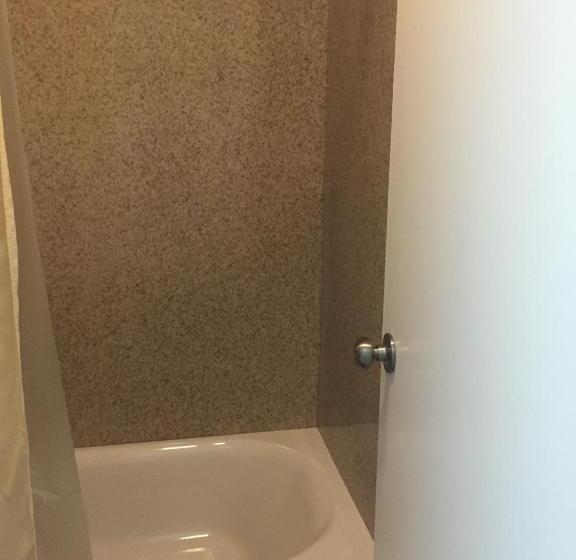 اتاق استاندارد با 2 تخت دوبل, Budget Inn Sanford International Airport