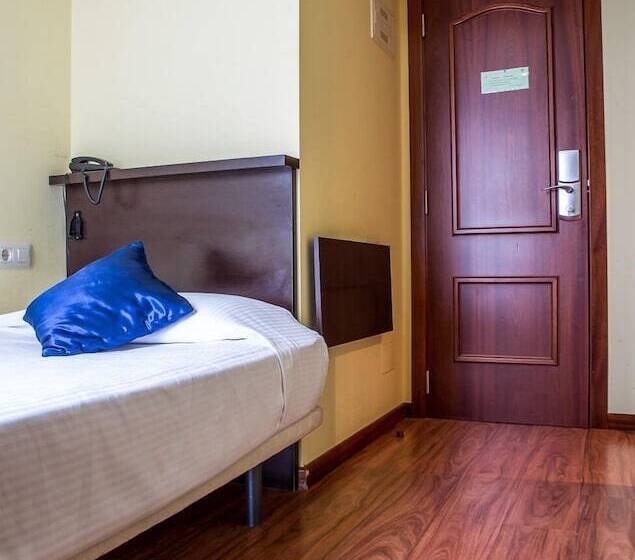 이코노미 룸, Hostal Hotil Coruña Centro