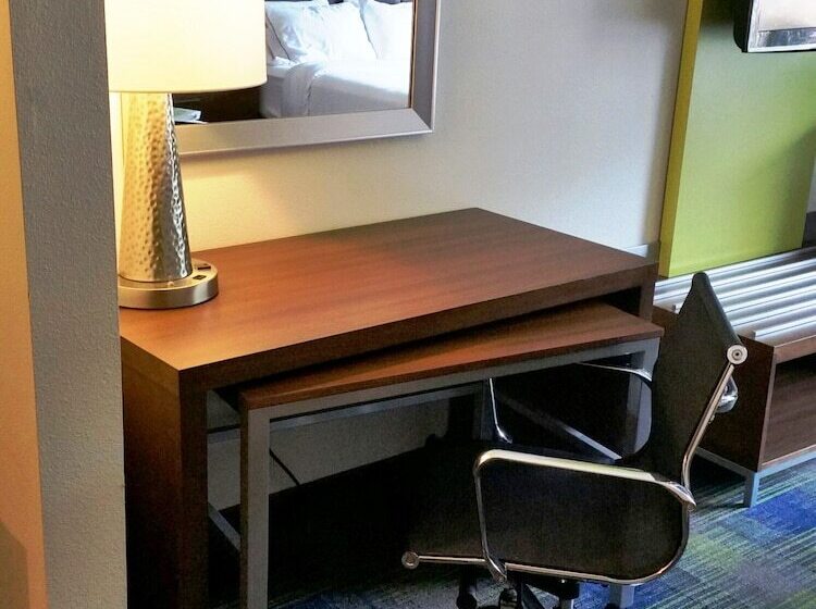 Люкс Адаптированный для Инвалидов, Holiday Inn Express Hotel & Suites Clifton Park, An Ihg
