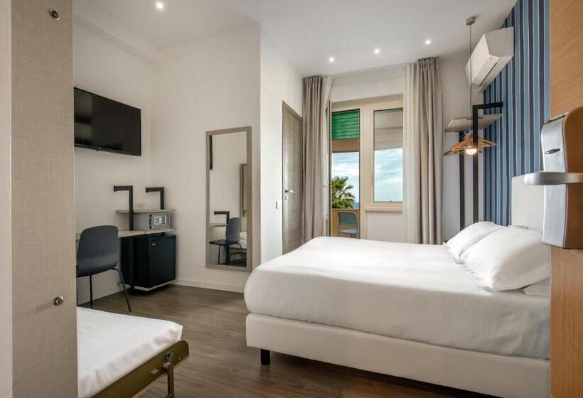 Triple Room Sea View, La Scaletta
