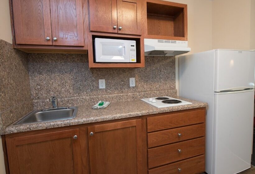 스위트, Red Roof Inn & Suites Dickinson