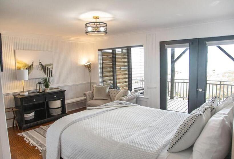 Люкс Вид на Море, The Burrus House Inn Waterfront Suites