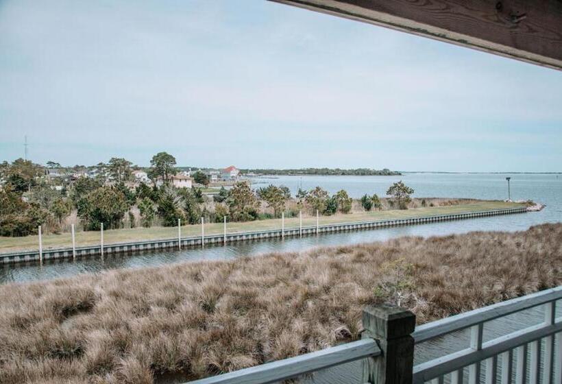 Люкс Deluxe Вид на Море, The Burrus House Inn Waterfront Suites