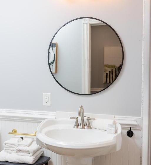 Люкс 2 Спальни, The Burrus House Inn Waterfront Suites