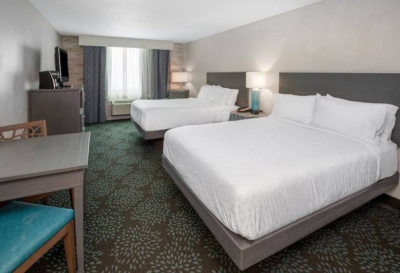带2个双人床的标准工作室, Holiday Inn Resort South Padre Island Beach Front, An Ihg