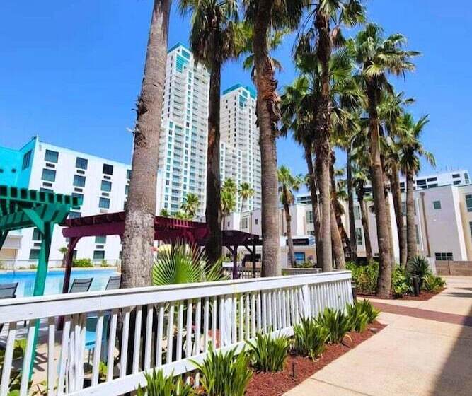 标准间带双人床, Holiday Inn Resort South Padre Island Beach Front, An Ihg