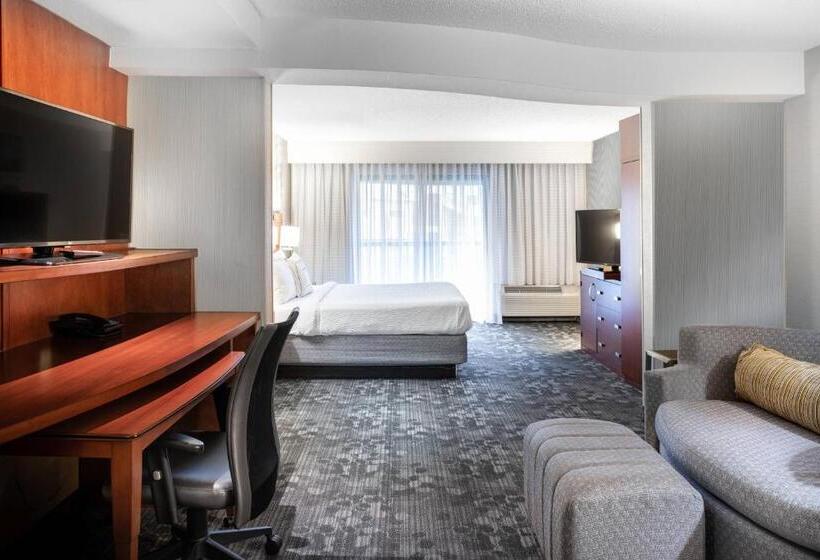 Номер Deluxe Кровать Кинг, Courtyard By Marriott Denton