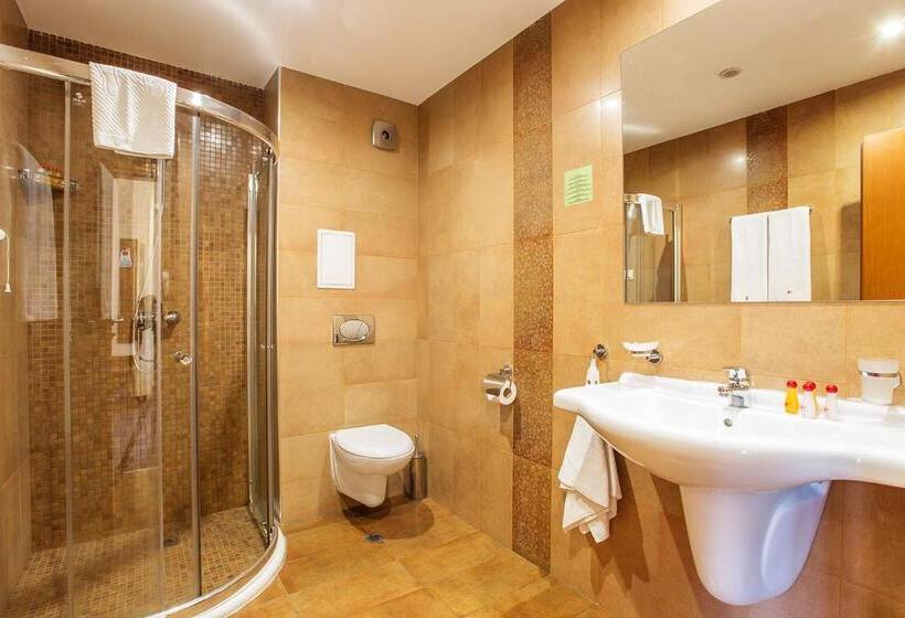 Quarto Estandar com Sacada, Sofia Place Hotel By Hmg