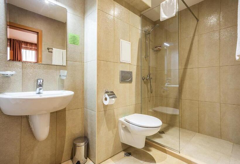 Quarto Estandar com Sacada, Sofia Place Hotel By Hmg