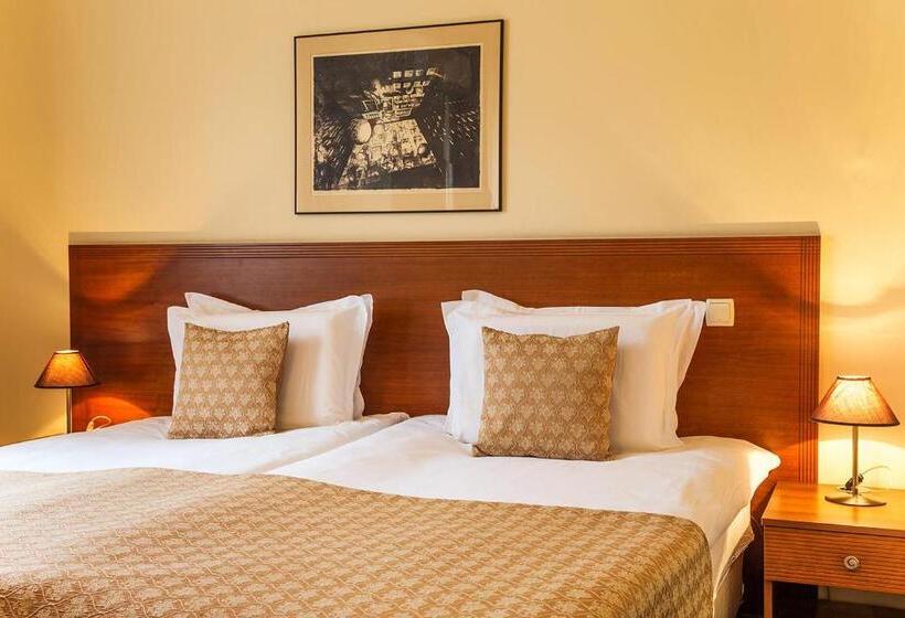Quarto Estandar com Sacada, Sofia Place Hotel By Hmg