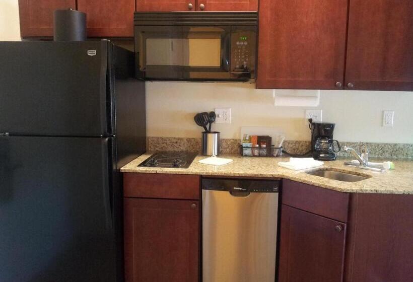 스위트, Extended Stay Americas Suites   Minot