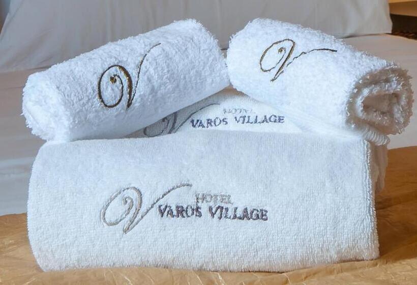 Люкс, Varos Village Boutique