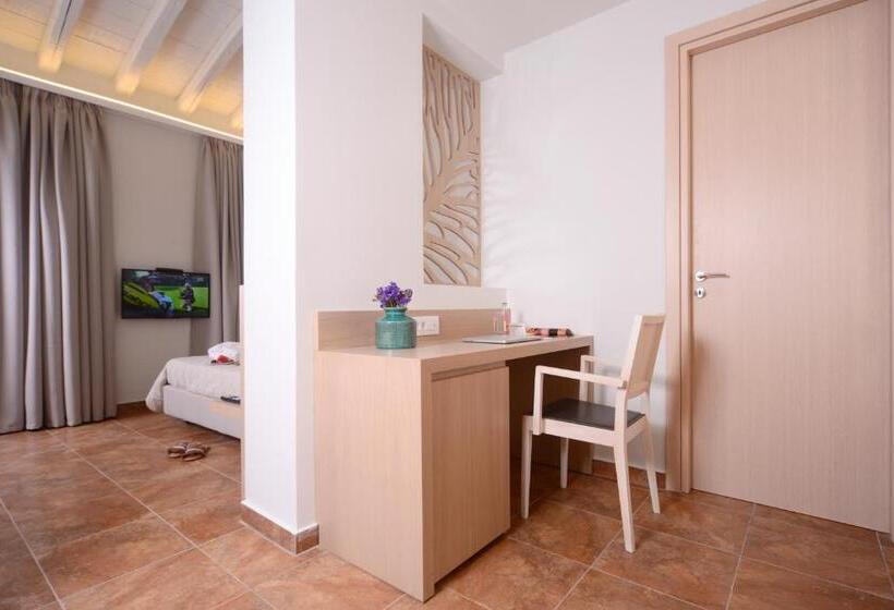 Президентский Люкс, Varos Village Boutique