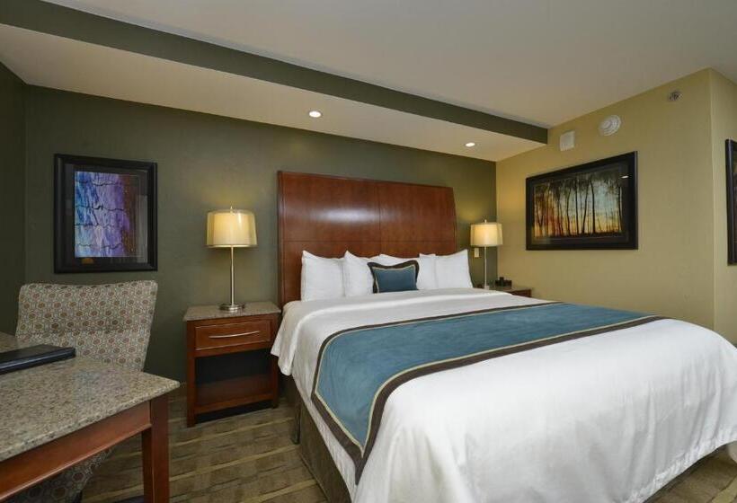 Номер Стандарт, Oshkosh Marriott Waterfront Hotel & Convention Center